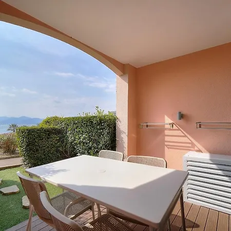 Immogroom - Sea View- Pool- Parking- Garden Apartment